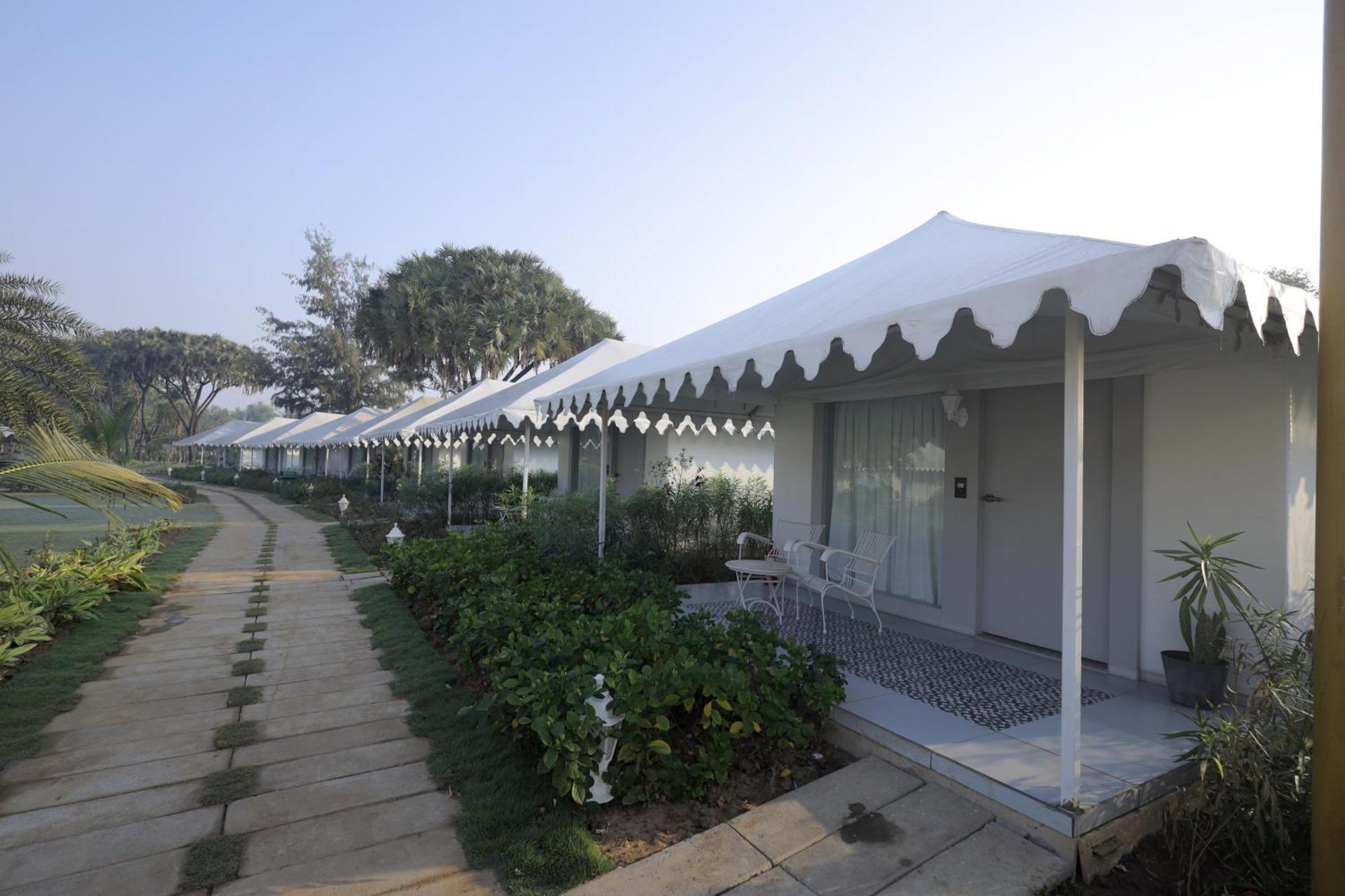 The Fern Seaside Luxurious Tent Resort Daman Exteriör bild
