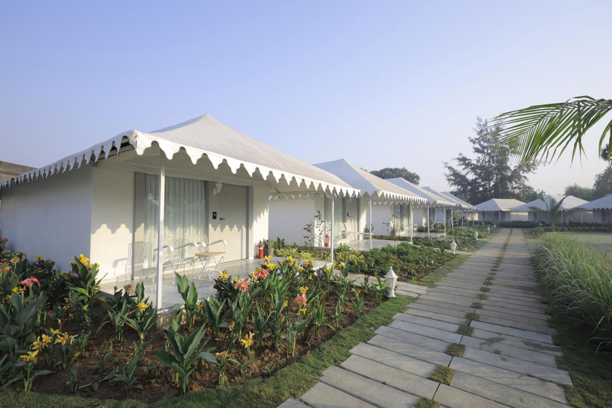 The Fern Seaside Luxurious Tent Resort Daman Exteriör bild